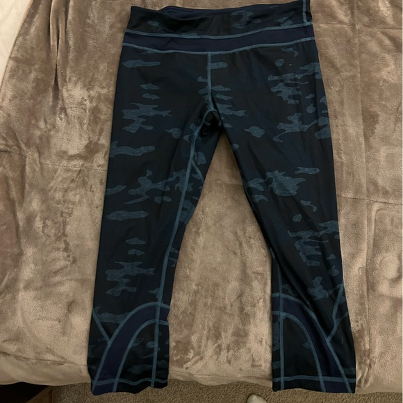 Blue Camo crop Lululemon Leggings - Picture 2 of 4